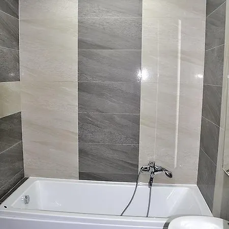 Apartment 150 Metres To Ploscha Rynok *